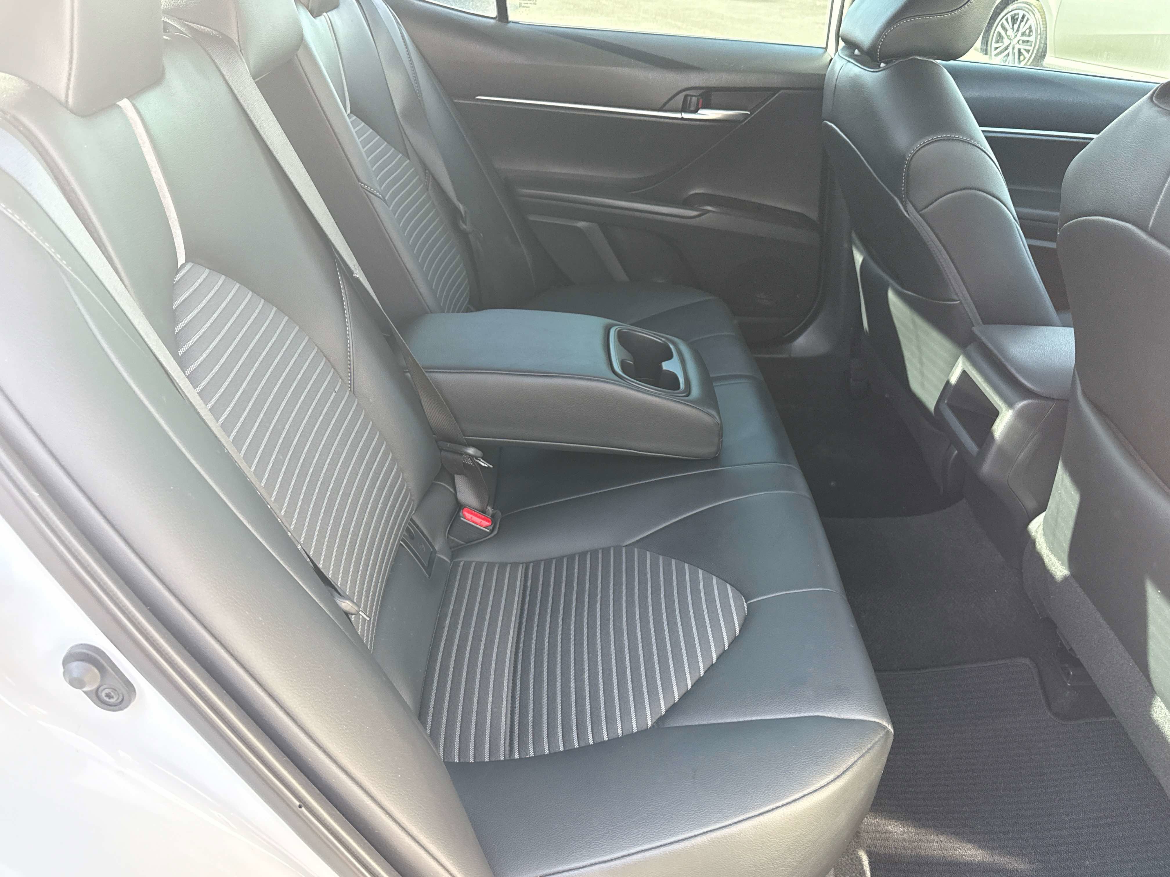 Used 2024 Toyota Camry SE image 16