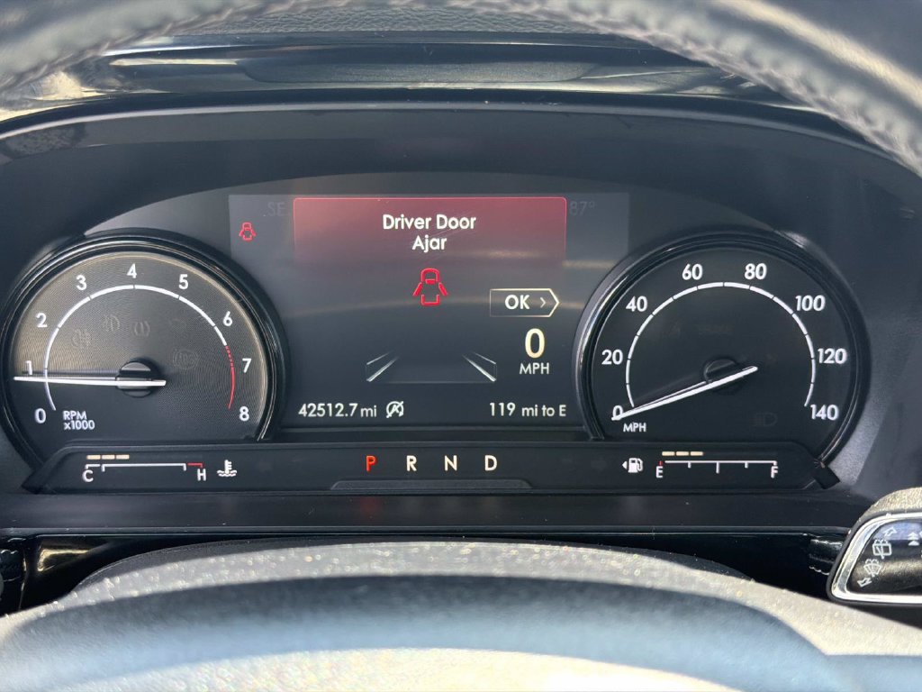 Used 2021 Lincoln Corsair AWD w/ Premium Package image 13