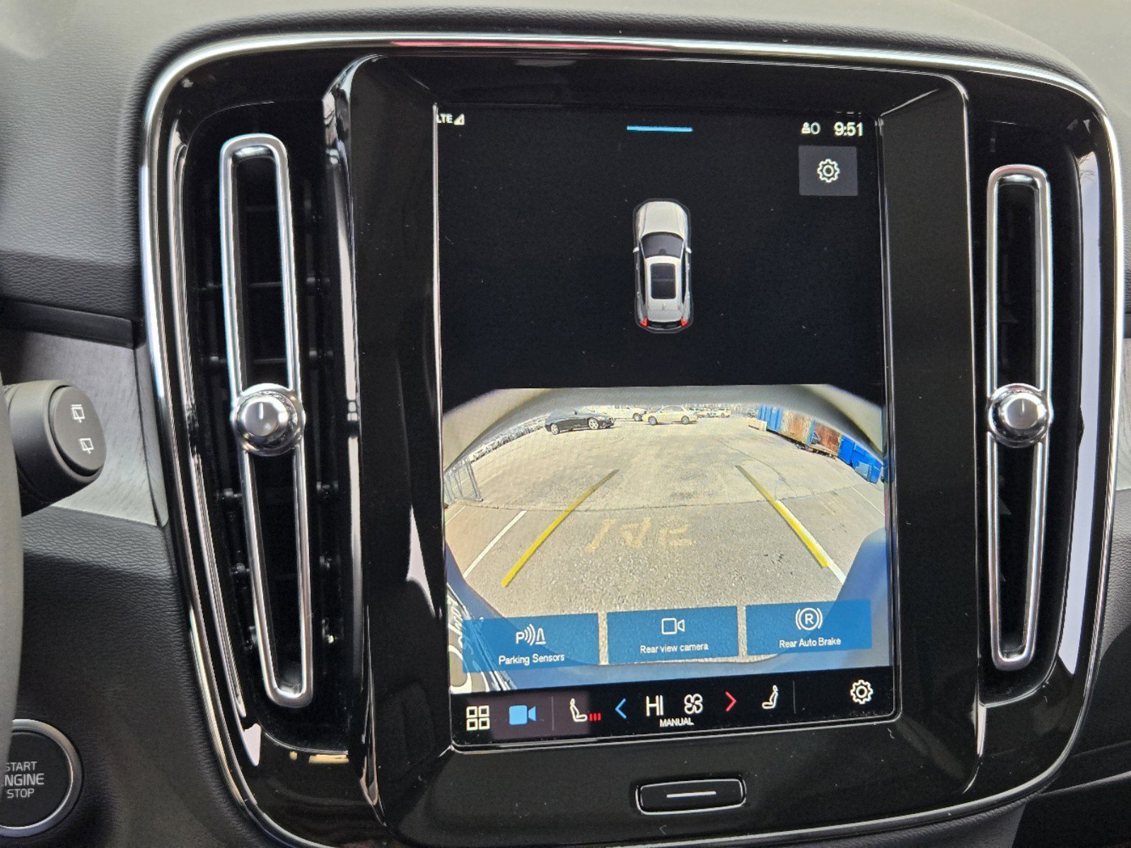 New 2025 Volvo XC40 B5 Core w/ Protection Package Premier image 21