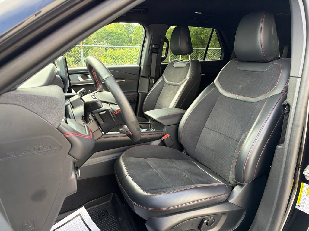 Used 2025 Ford Explorer ST AWD/4WD image 25