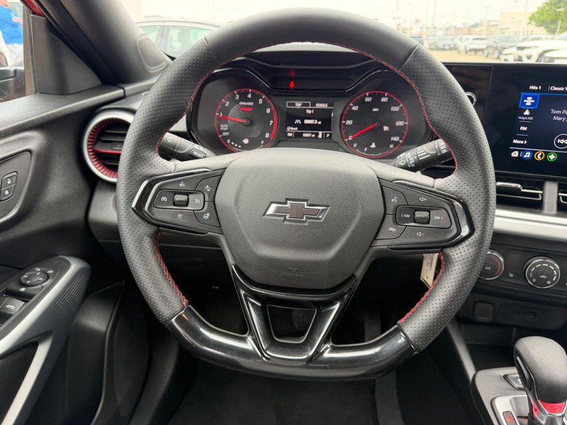 Used 2024 Chevrolet Trax RS FWD image 10