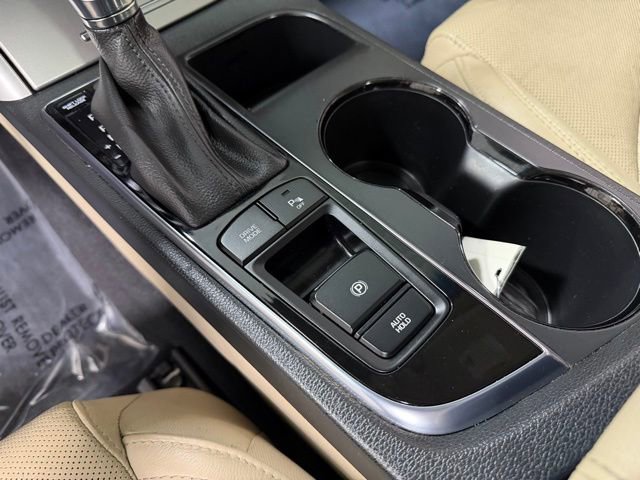 Used 2015 Hyundai Sonata Limited w/ Option Group 06 FWD image 16