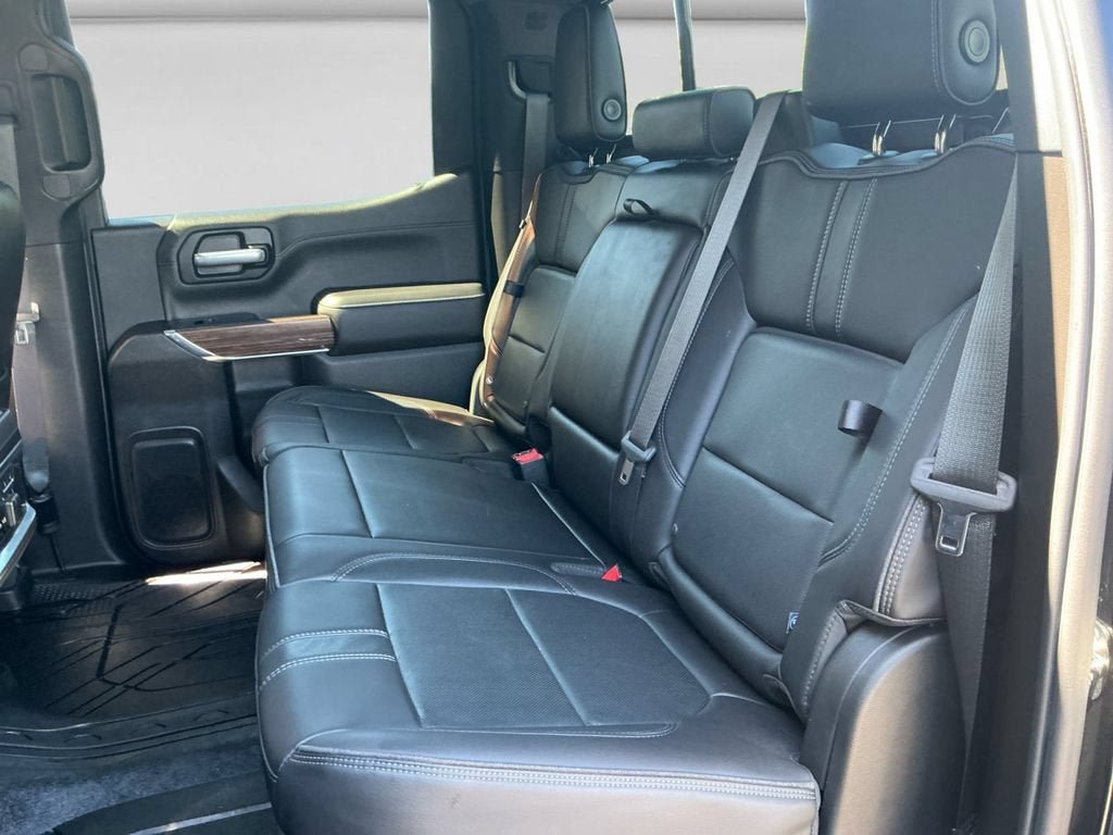 Used 2019 Chevrolet Silverado 1500 High Country w/ Technology Package AWD/4WD image 14