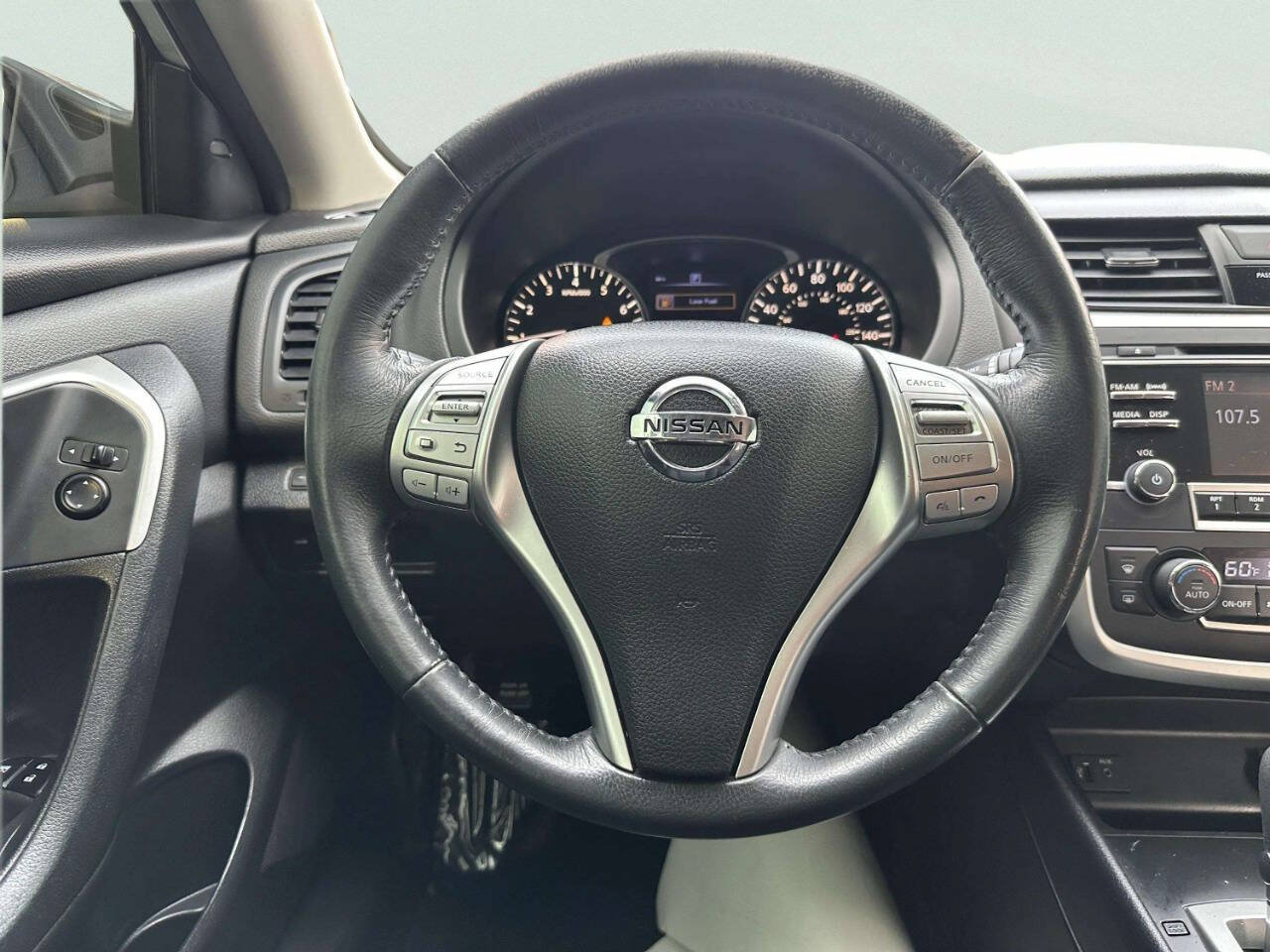 Used 2016 Nissan Altima 2.5 SV FWD image 24