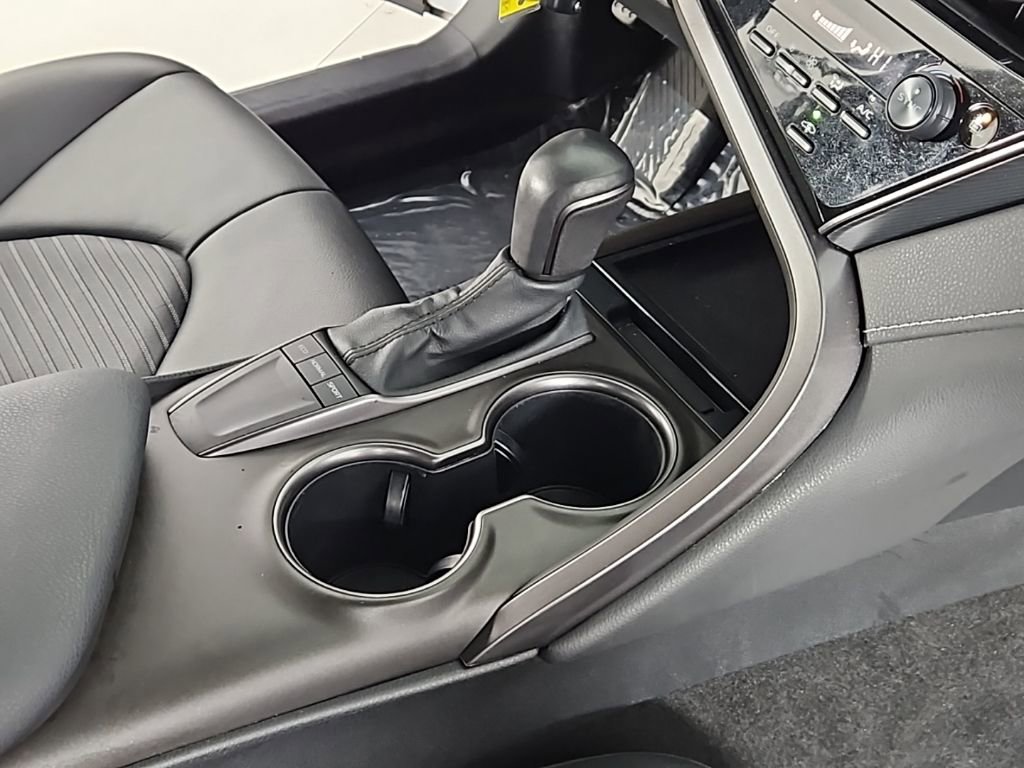 Used 2022 Toyota Camry SE image 15