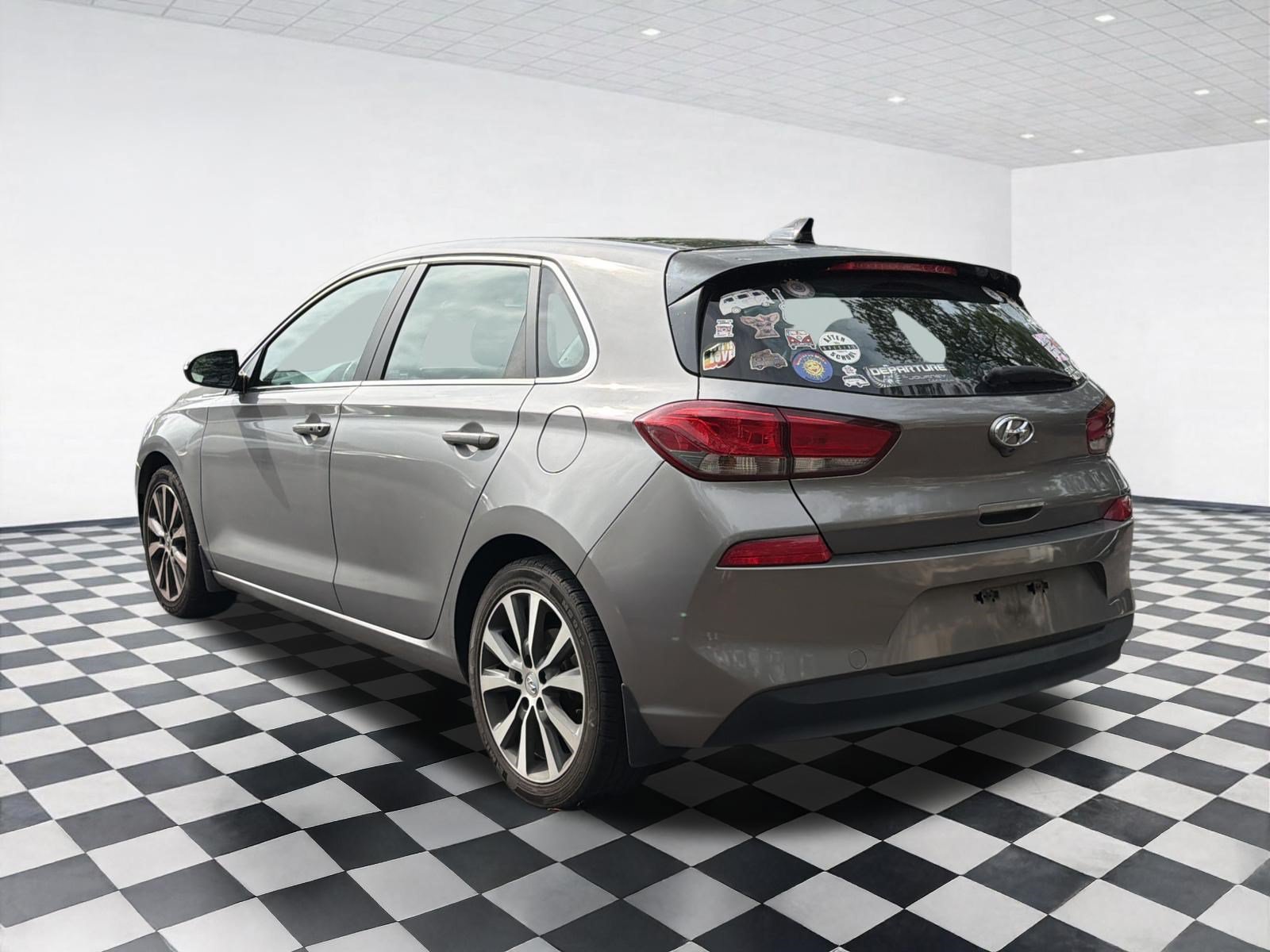 Used 2020 Hyundai Elantra GT w/ Style Package 02 FWD image 6