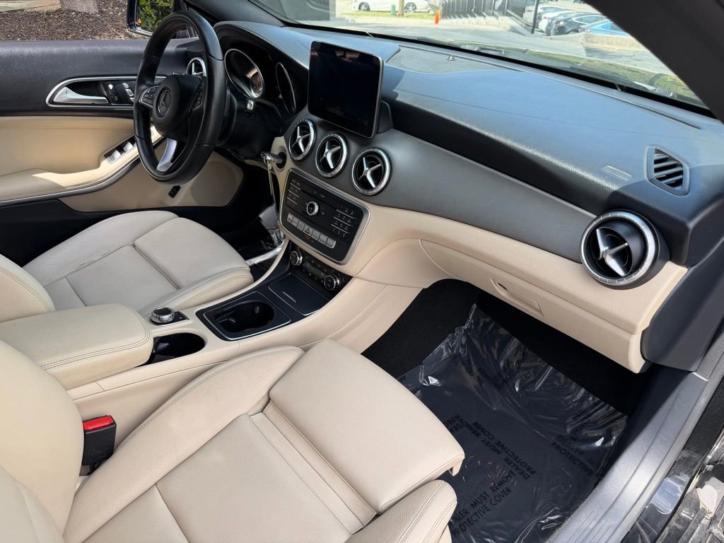 Used 2017 Mercedes-Benz CLA 250 image 32