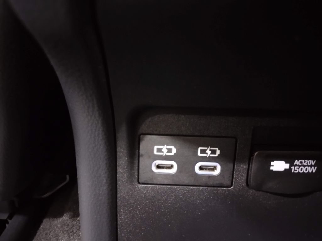 Used 2024 Toyota Prius Prime FWD image 34