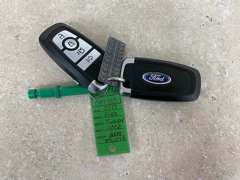 Used 2017 Ford Fusion SE w/ Fusion SE Technology Package image 29