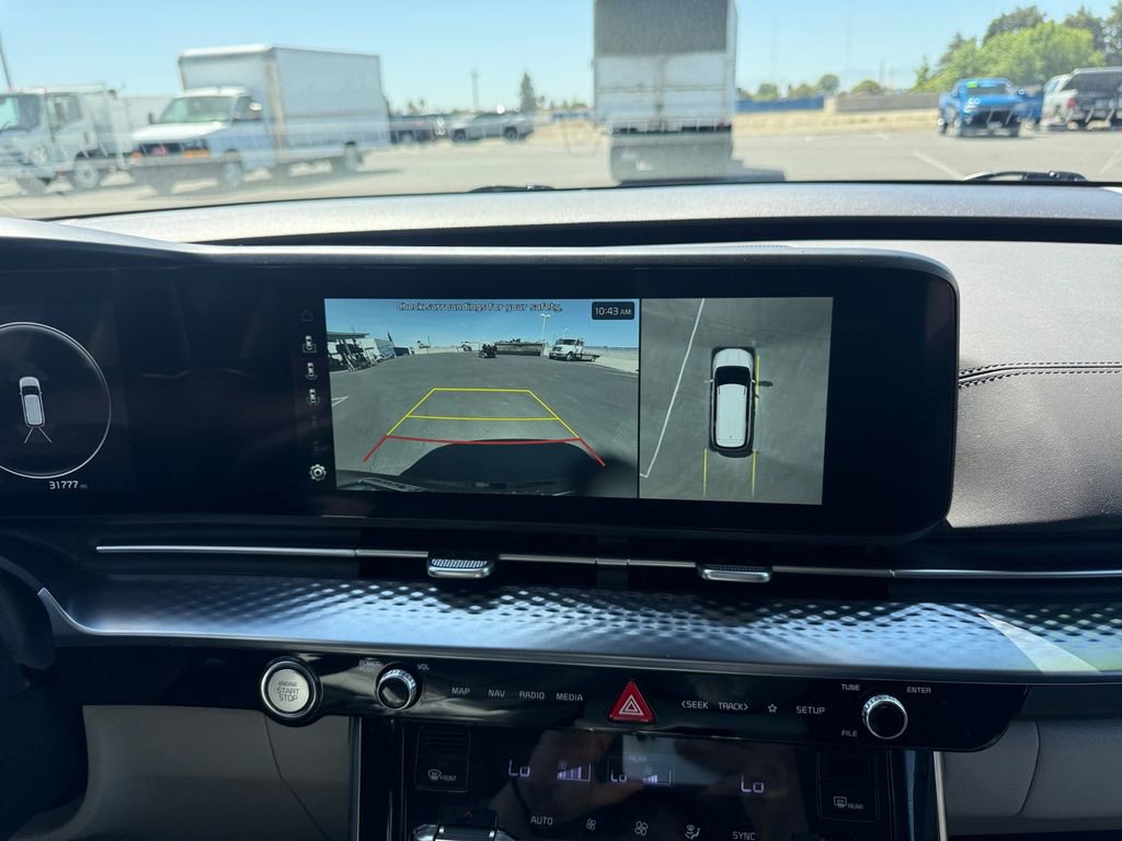 Used 2024 Kia Carnival SX Prestige FWD image 25