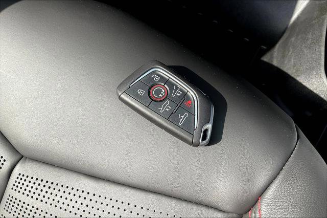 Used 2025 Chevrolet Corvette Stingray Premium Conv w/ Z51 Performance Package image 28