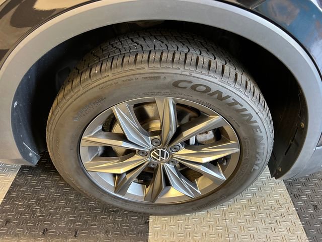 Certified 2022 Volkswagen Tiguan SE FWD image 9