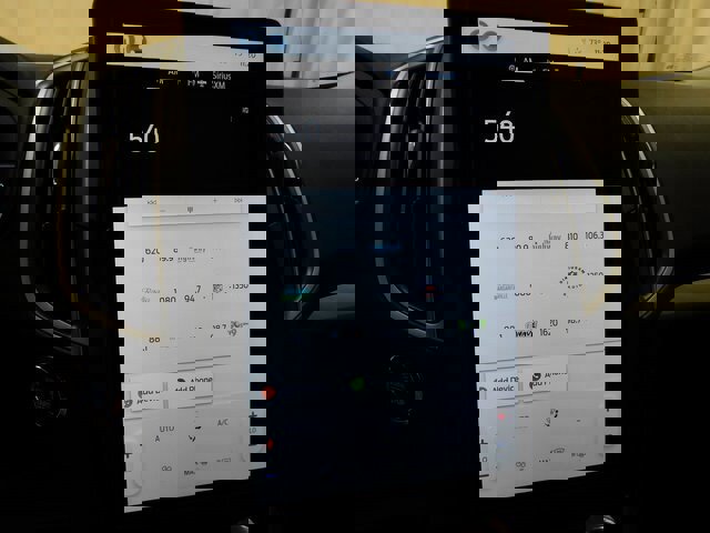 Used 2024 Ford Edge SE w/ Black Appearance Package image 25