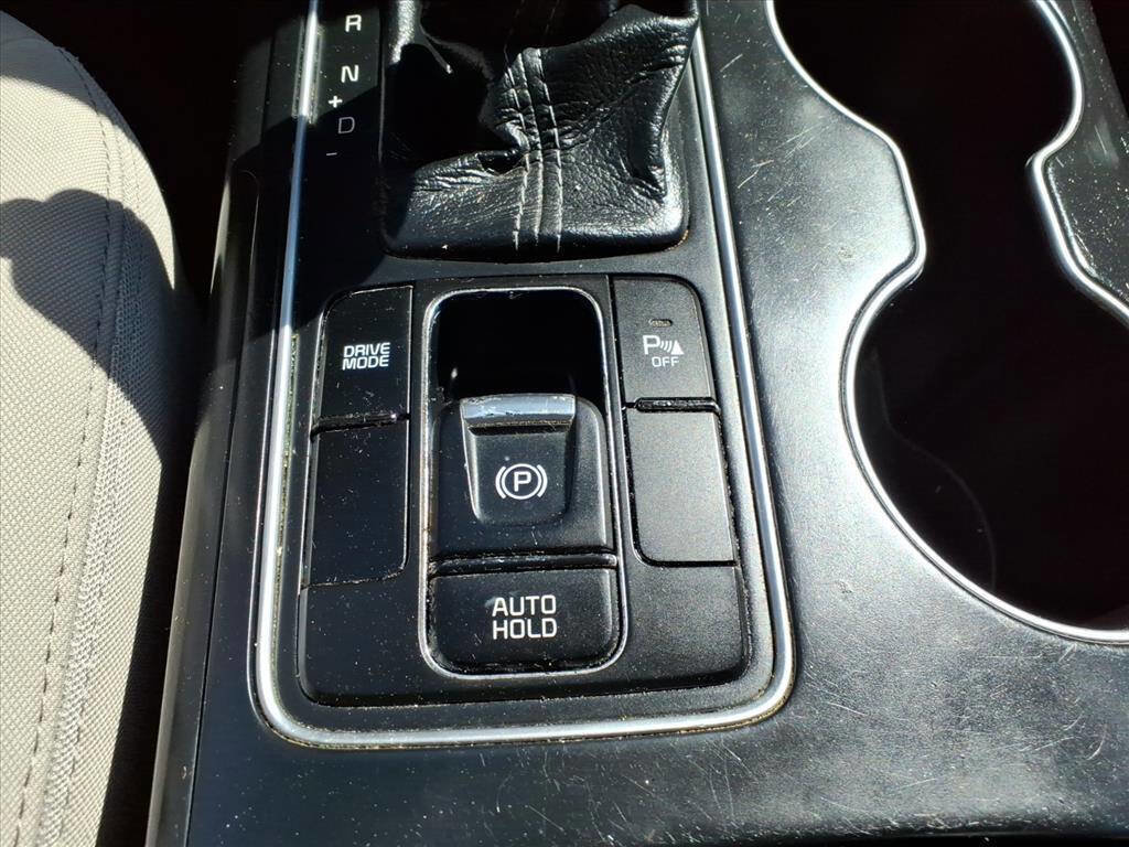 Used 2017 Kia Sorento LX w/ LX Convenience Package image 23