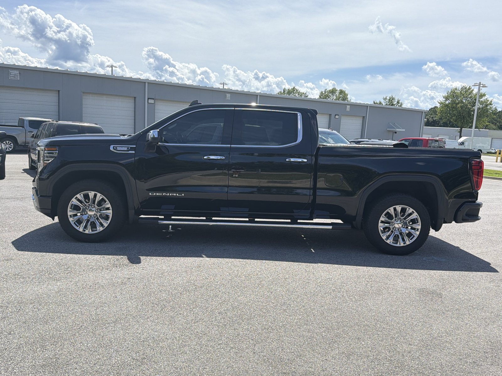 Used 2025 GMC Sierra 1500 Denali AWD/4WD image 9