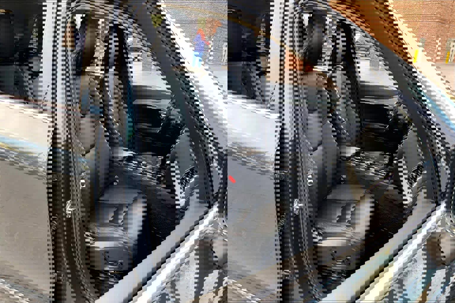 Used 2021 Volvo XC90 T5 Momentum w/ Protection Package Premier image 8