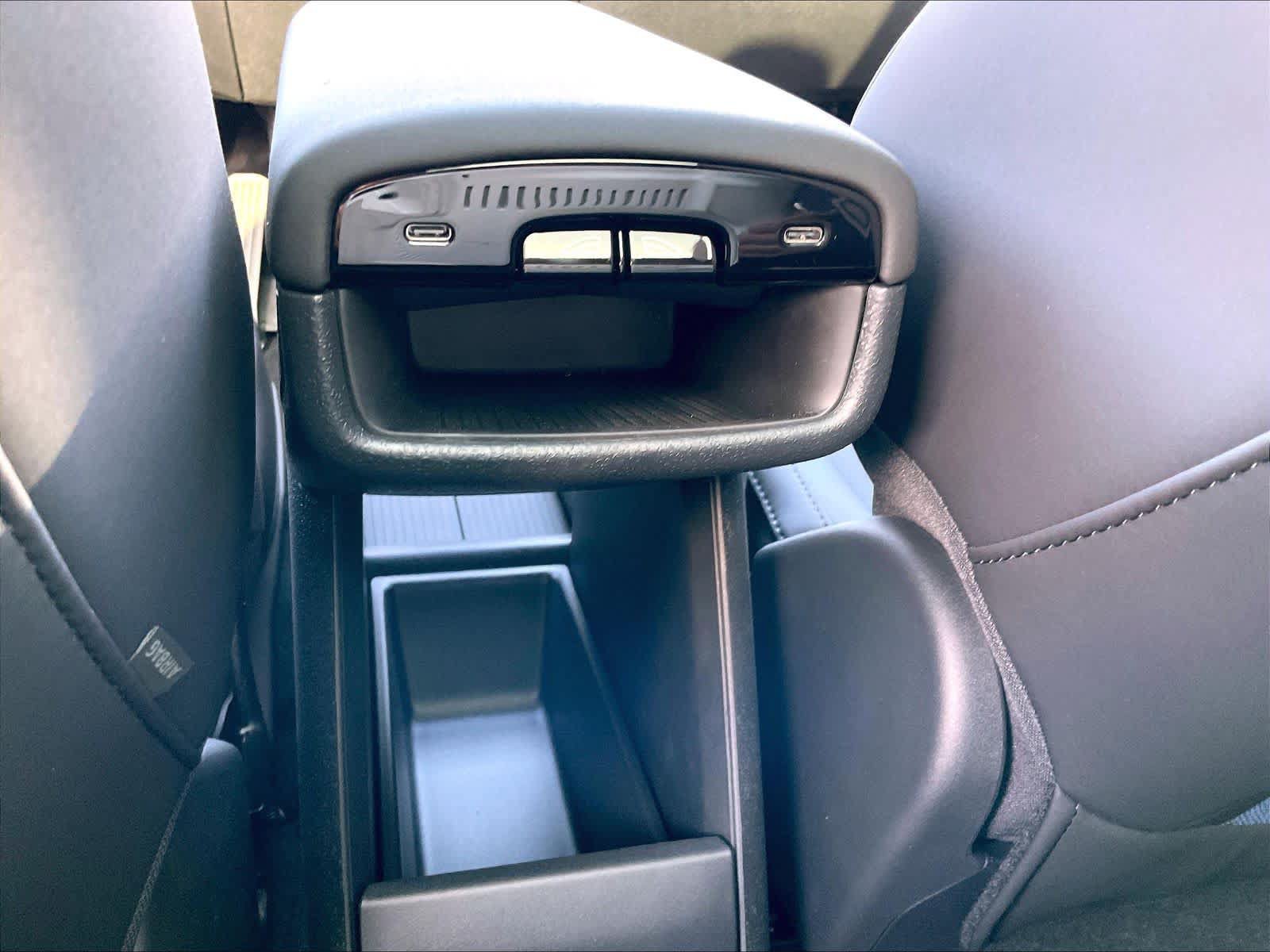 New 2025 Volvo EX30 Plus w/ Protection Package Premier AWD/4WD image 16