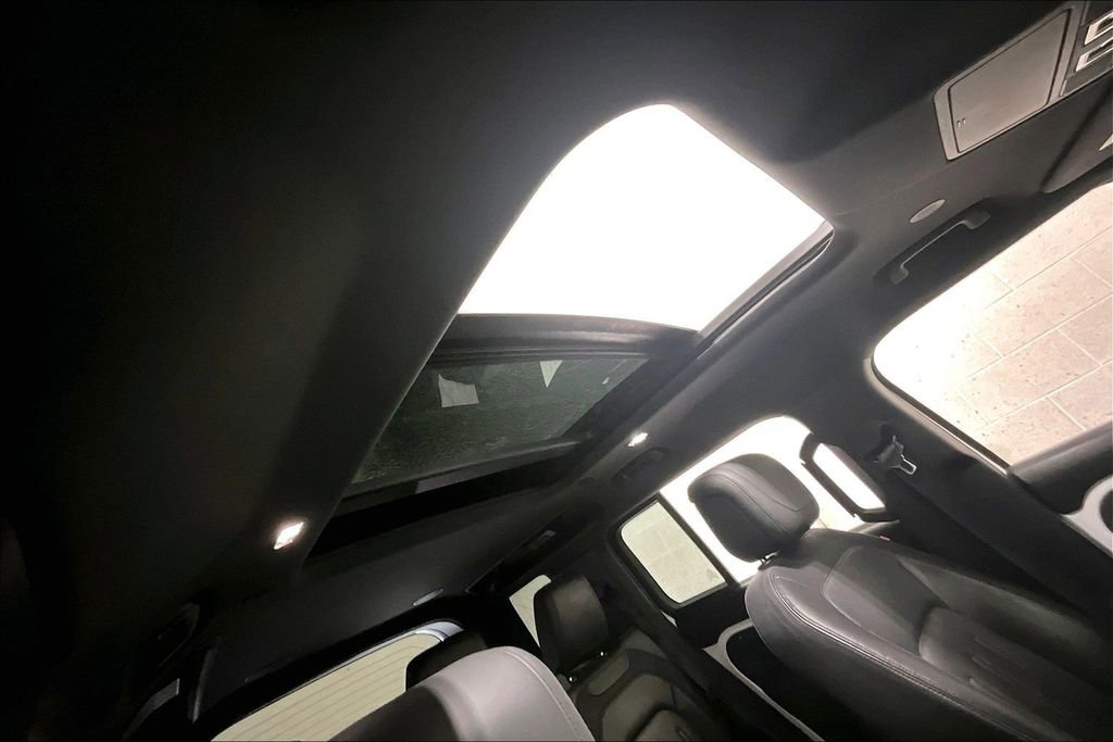 Used 2021 Land Rover Defender 110 X-Dynamic HSE image 27