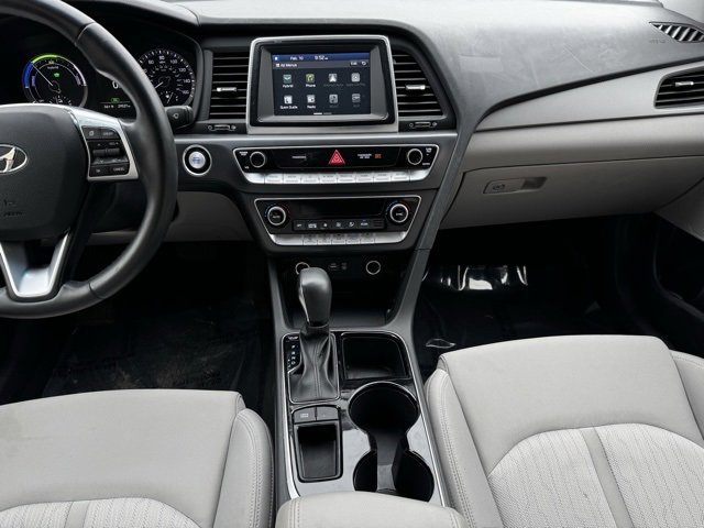 Used 2019 Hyundai Sonata SE image 2