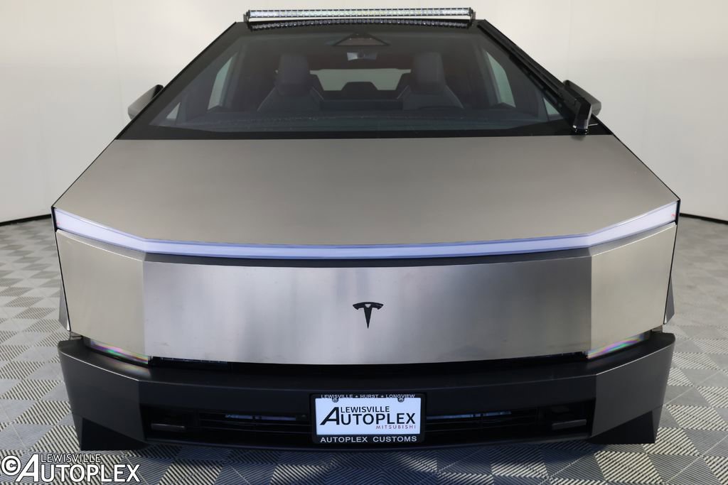 Used 2024 Tesla Cybertruck AWD Crew Cab image 2