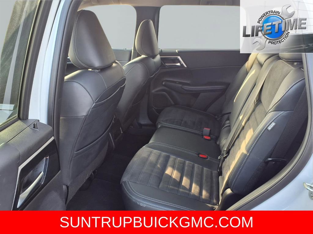 Used 2024 Mitsubishi Outlander SE image 24