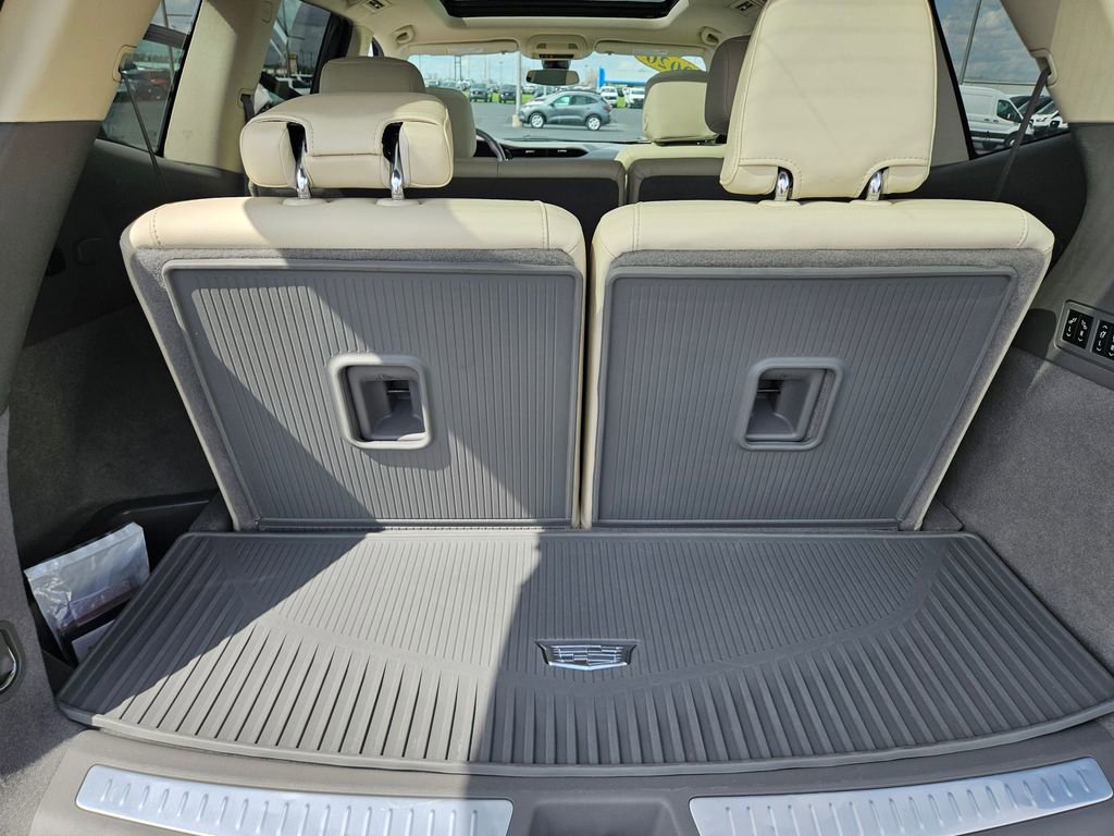 Used 2020 Cadillac XT6 Premium Luxury w/ LPO, Floor Liner Package image 24