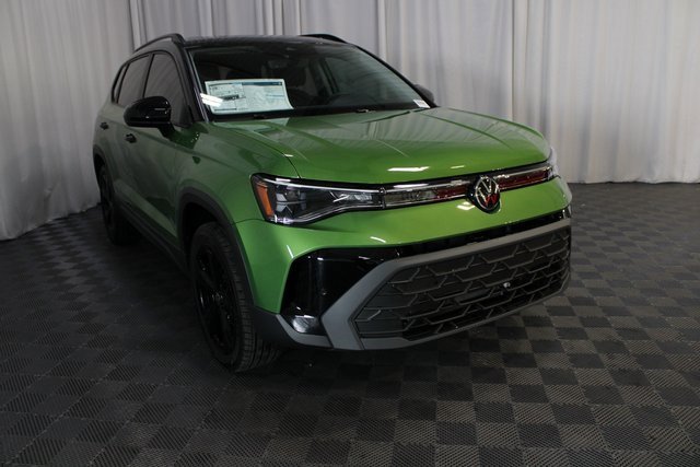 New 2025 Volkswagen Taos SE image 33