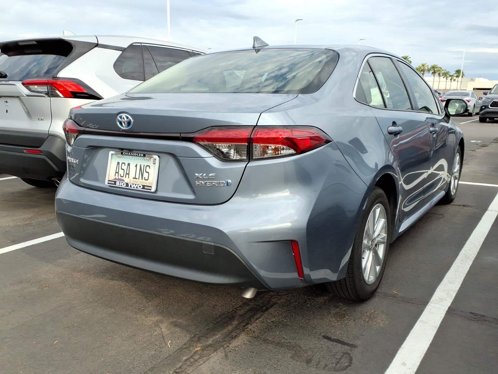 Used 2024 Toyota Corolla XLE FWD image 4