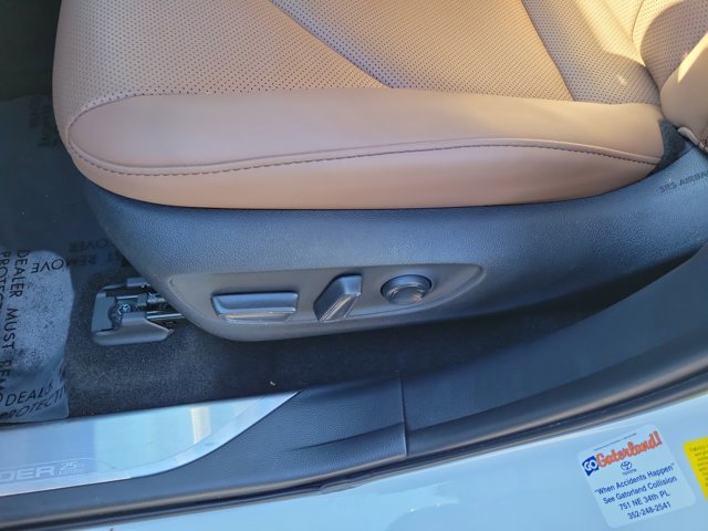 Used 2025 Toyota Highlander Limited image 20