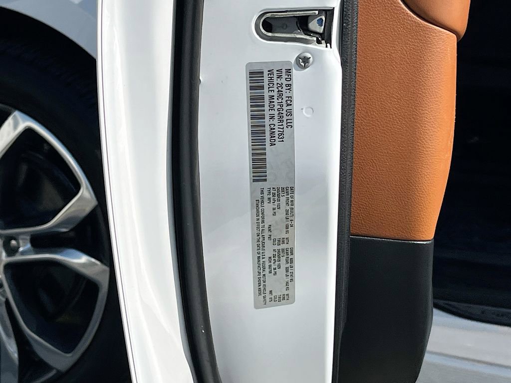 Certified 2024 Chrysler Pacifica Pinnacle FWD image 35