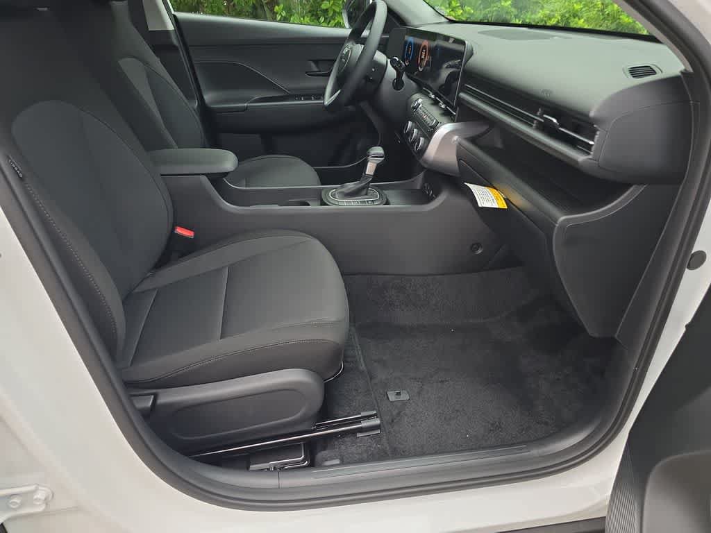 New 2027 Hyundai Kona SE FWD image 22