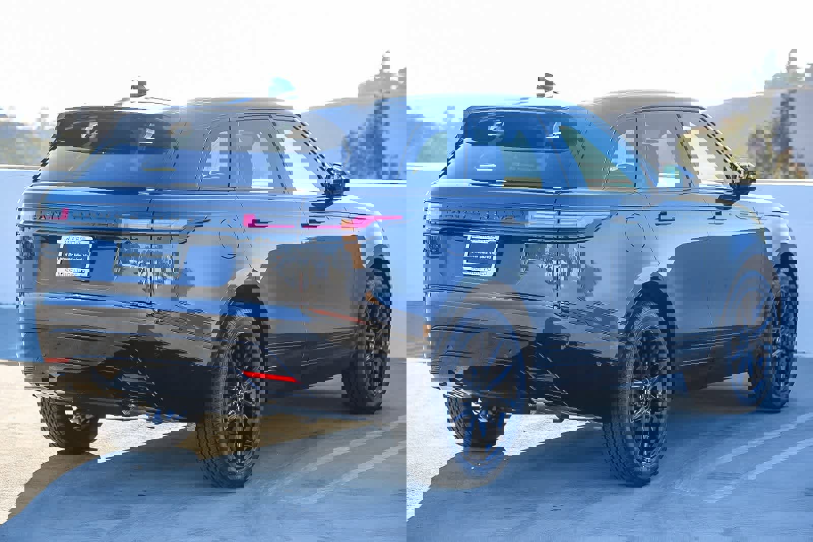 New 2026 Land Rover Range Rover Velar Dynamic SE image 8