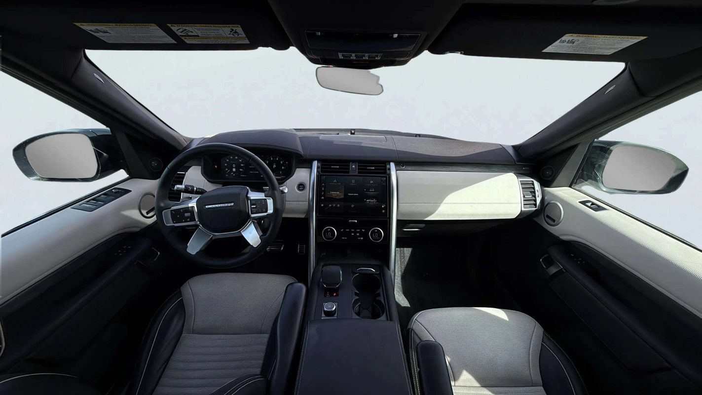 Used 2022 Land Rover Discovery HSE R-Dynamic AWD/4WD image 9