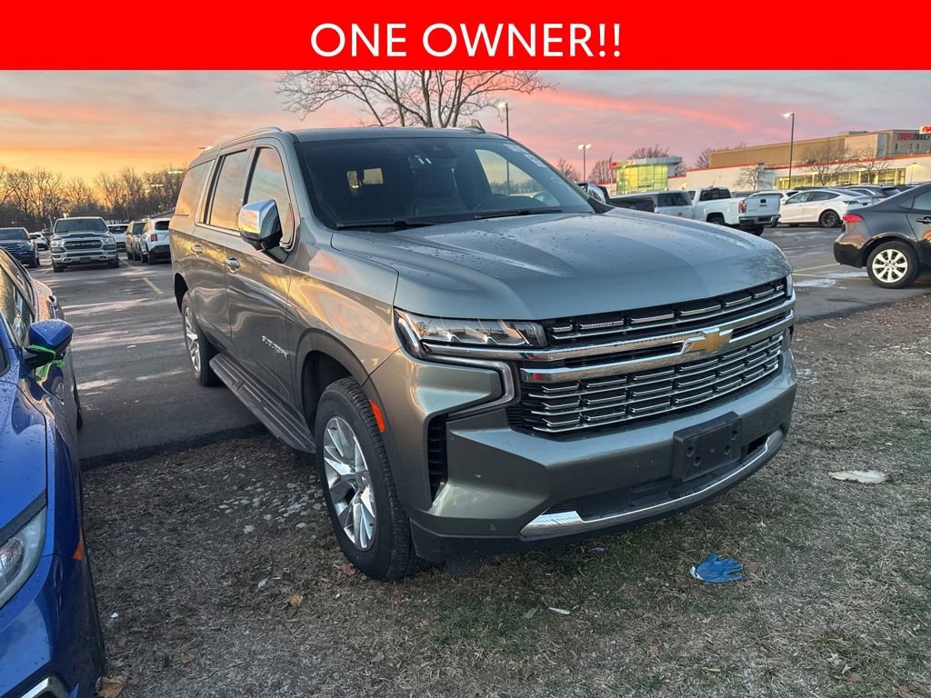 Used 2023 Chevrolet Suburban Premier image 3