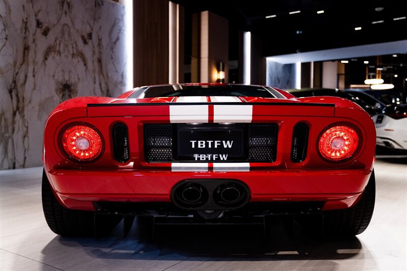 Used 2005 Ford GT RWD image 29