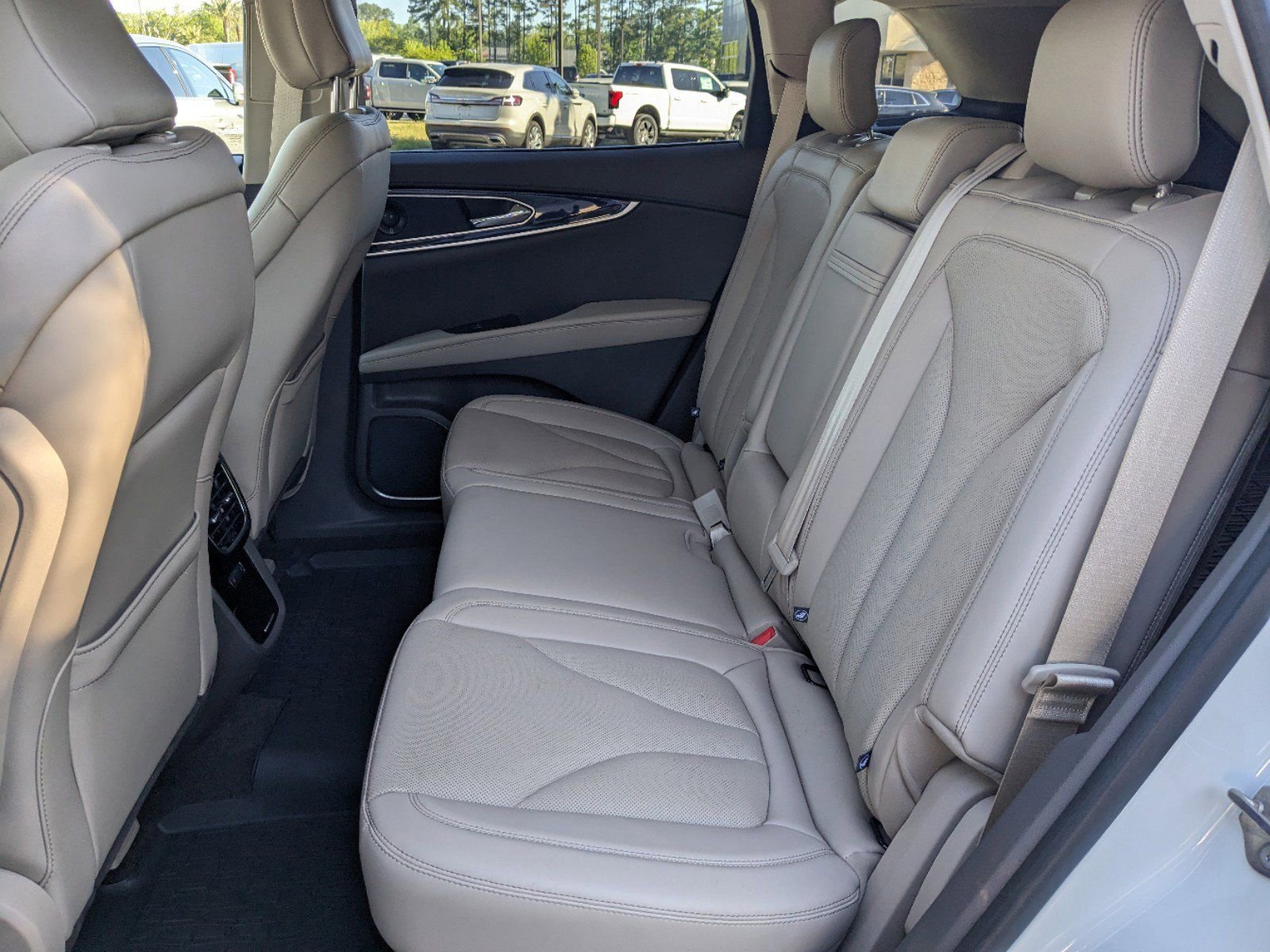 Certified 2023 Lincoln Nautilus Reserve w/ Equipment Group 201A image 16