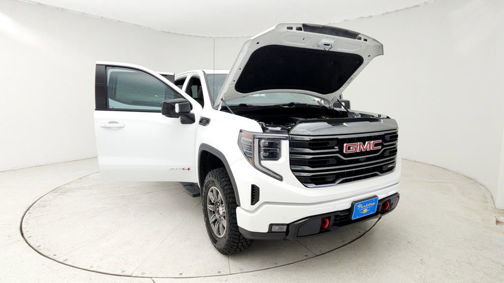Used 2024 GMC Sierra 1500 AT4 w/ AT4 Preferred Package image 10