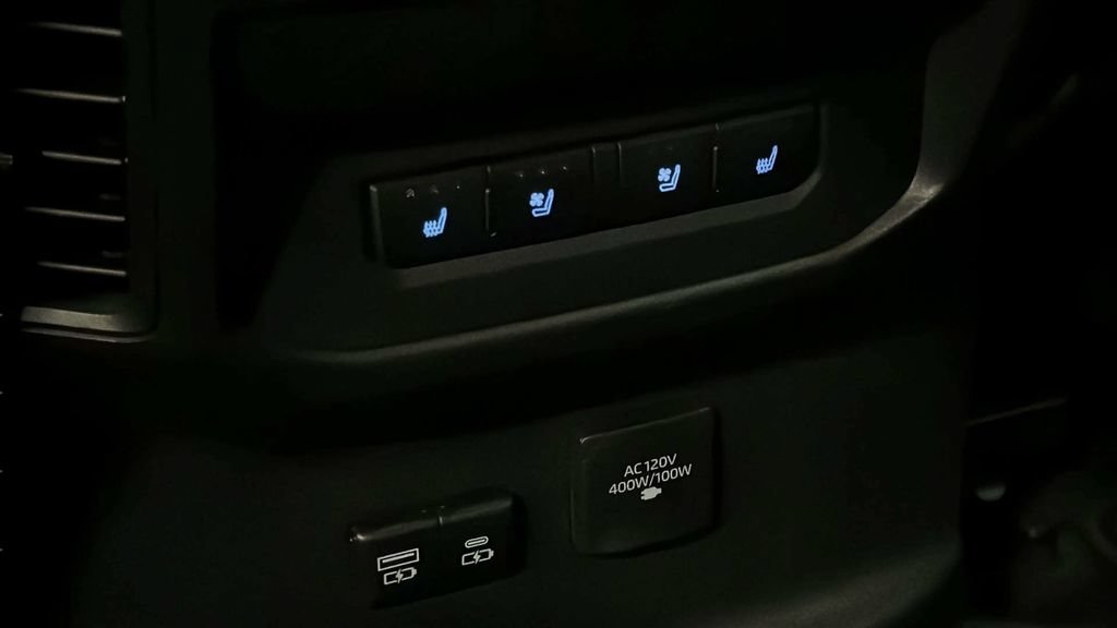 Used 2022 Toyota Tundra 1794 Edition AWD/4WD image 14