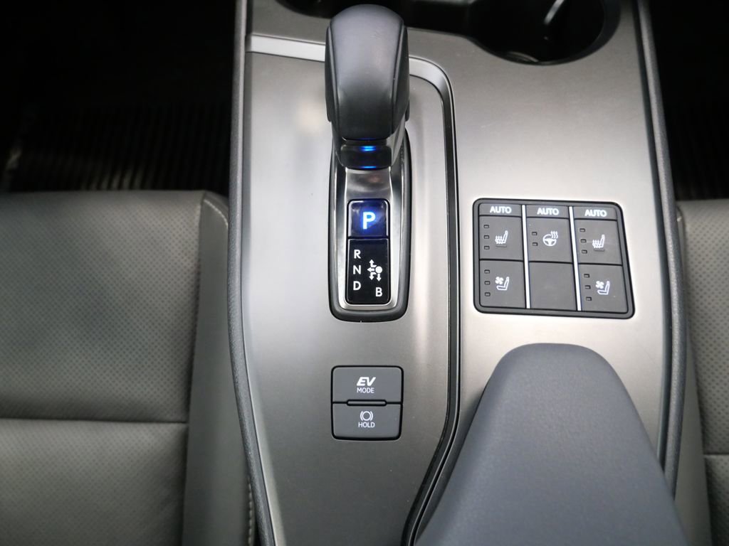 Certified 2025 Lexus UX 300h AWD w/ Accessory Package (Z1) image 31