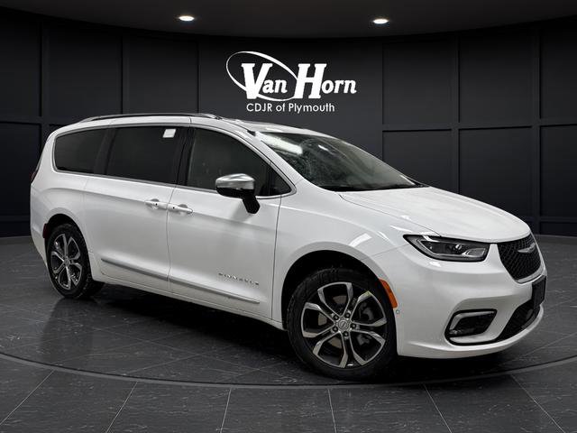 New 2026 Chrysler Pacifica Pinnacle w/ Trailer Tow Group