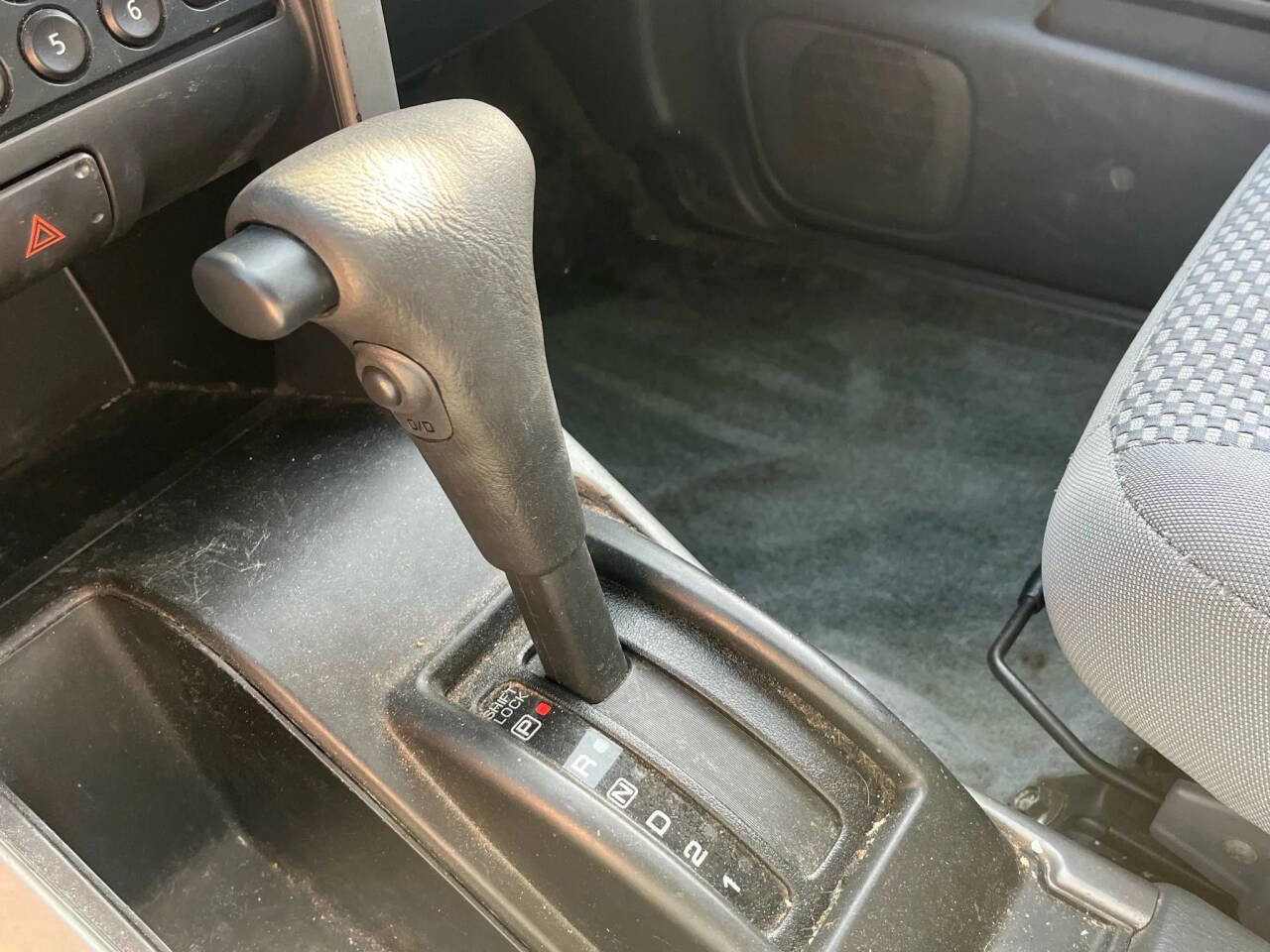 Used 2002 Nissan Frontier SE image 22