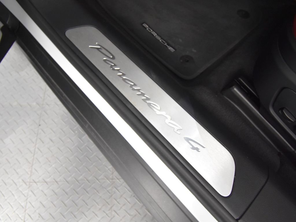 Used 2025 Porsche Panamera 4 image 23