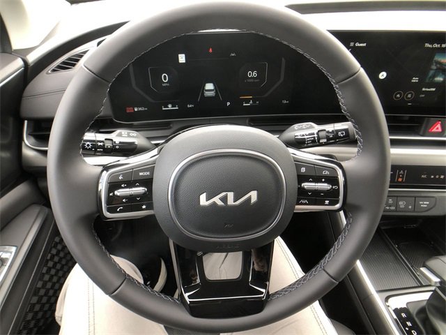 New 2026 Kia Carnival SX w/ SX Dark Edition Package image 14