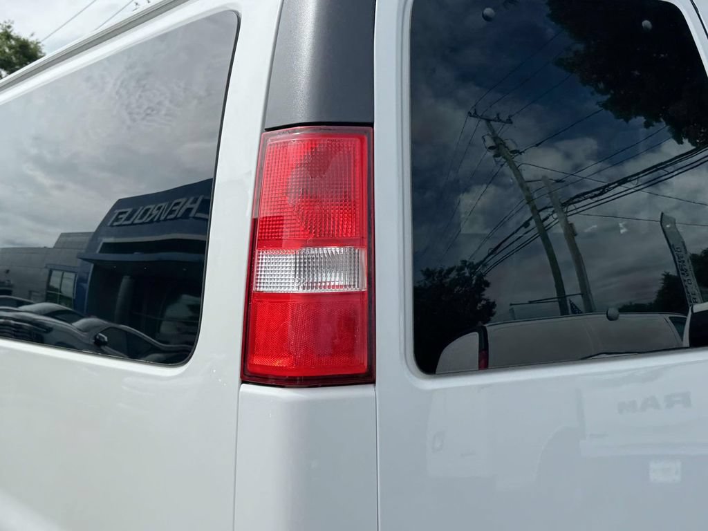 Used 2019 Chevrolet Express 3500 LT w/ LT Preferred Equipment Group RWD image 13