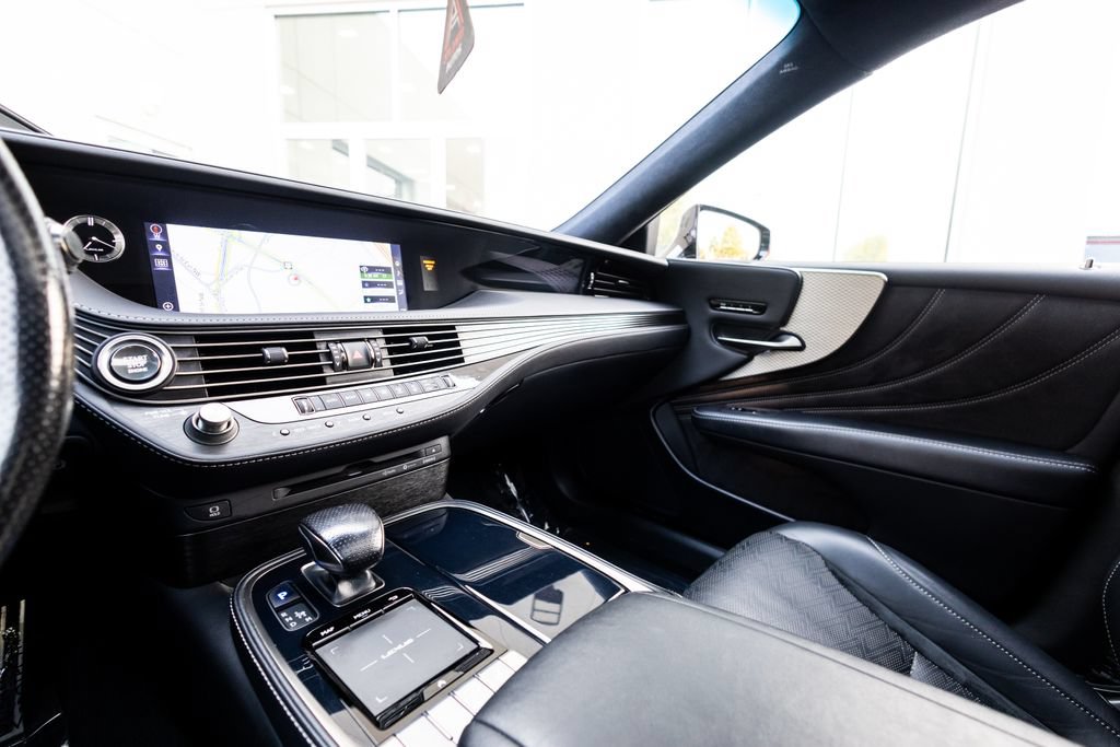 Used 2018 Lexus LS 500 F Sport w/ Accessory Package (Z2) RWD image 37