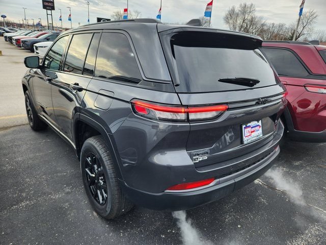 New 2026 Jeep Grand Cherokee Altitude AWD/4WD image 3
