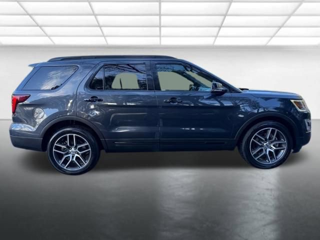 Used 2017 Ford Explorer Sport image 4