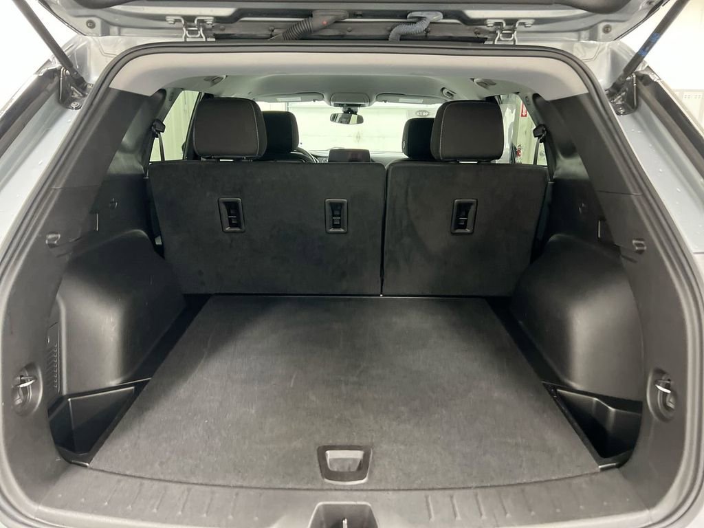 Used 2025 Chevrolet Blazer LT image 23