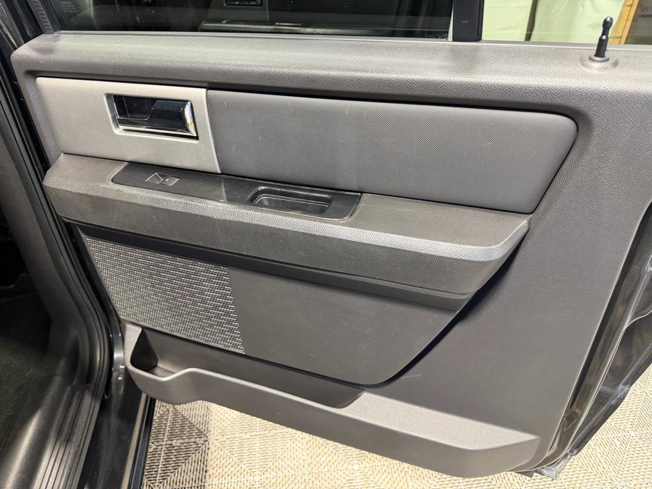 Used 2013 Ford Expedition EL Limited image 16