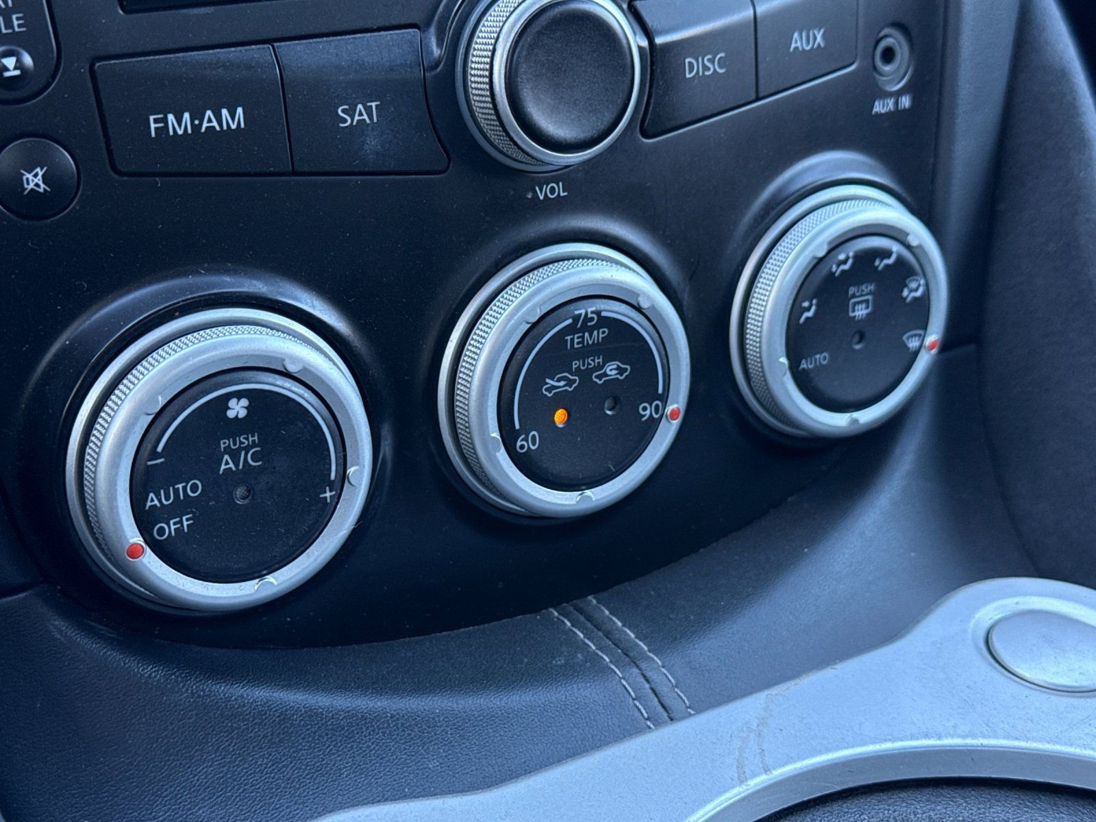 Used 2010 Nissan 370Z Touring image 15